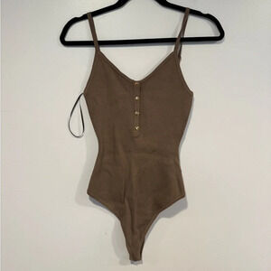 NWT brown button contour bodysuit love tree